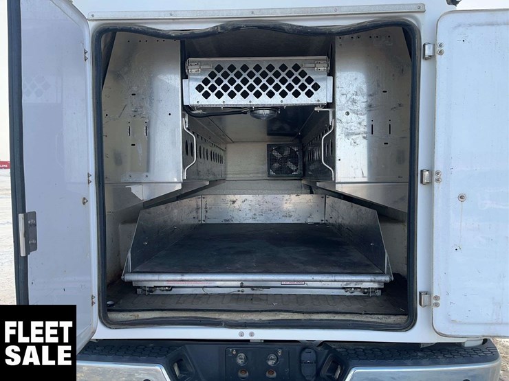 2015-dodge-2500-image-16