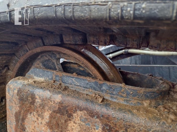 2022-deere-26g-image-32