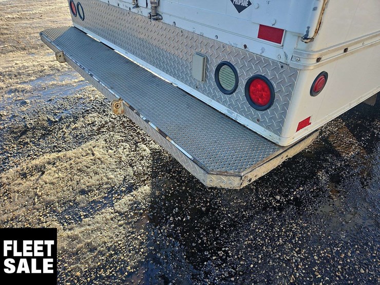 2012-ford-e-series-s/a-service-cube-van-image-52