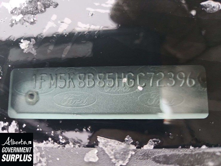 2017-ford-explorer-image-36