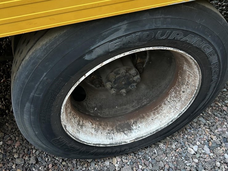 2001-international-4700-image-15