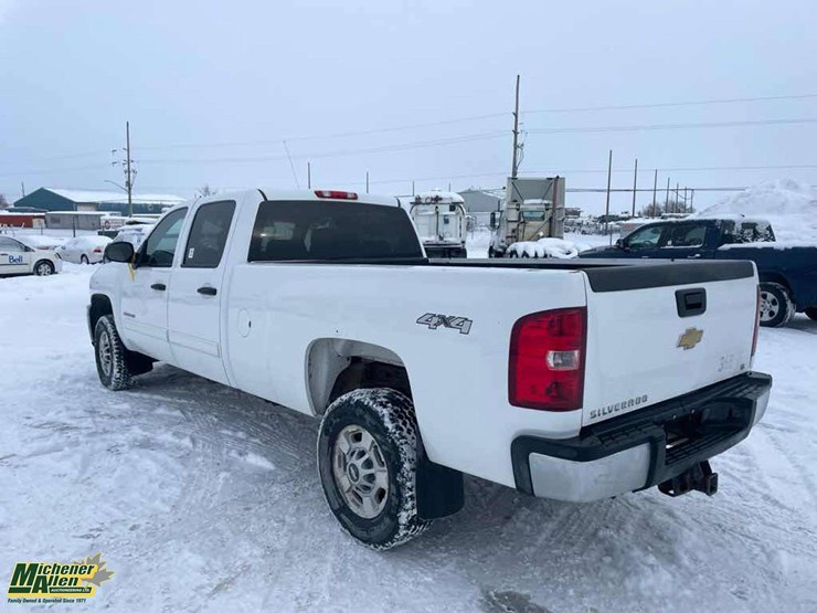 2011-chevrolet-k2500-image-17