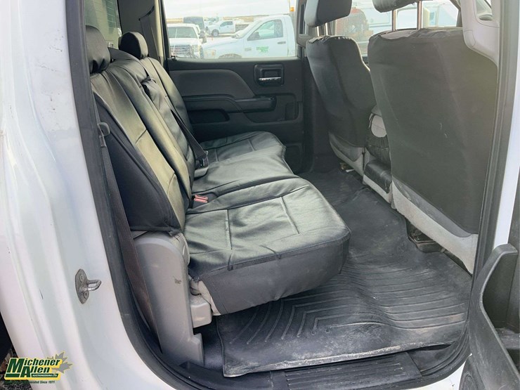 2015-chevrolet-silverado-3500hd-image-16