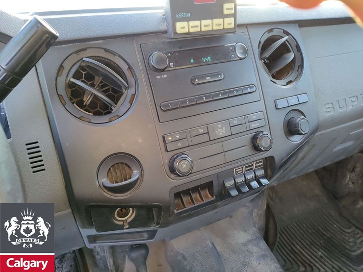 2015-ford-f550-image-16