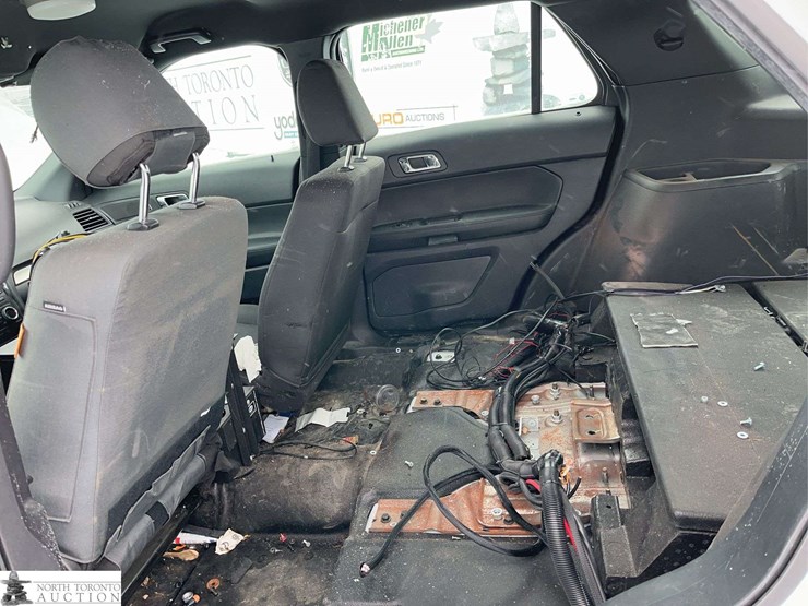 2018-ford-explorer-image-29