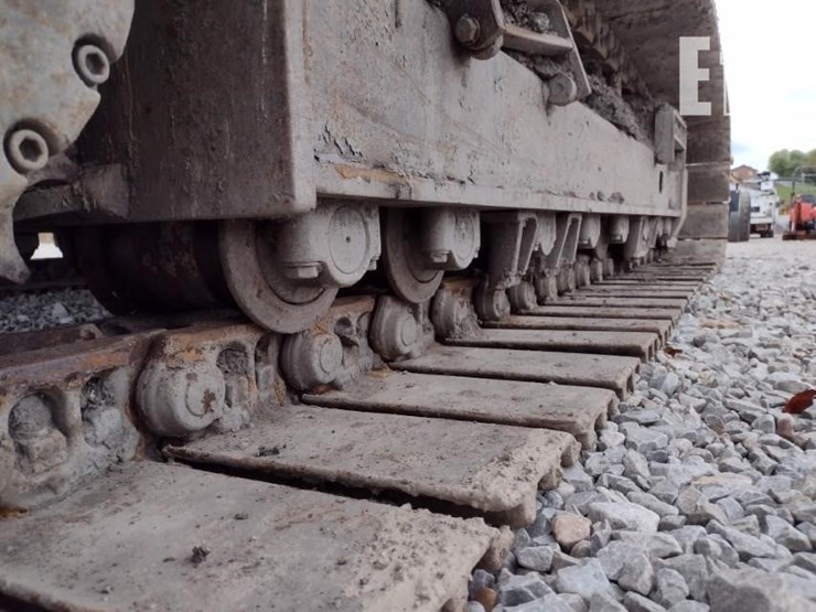 2015-volvo-ec220e-lr-image-29