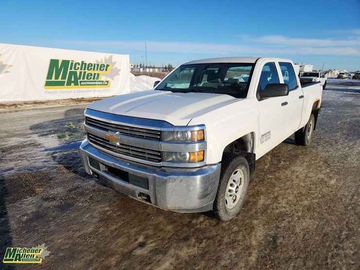 2015-chevrolet-silverado-2500hd-image-1