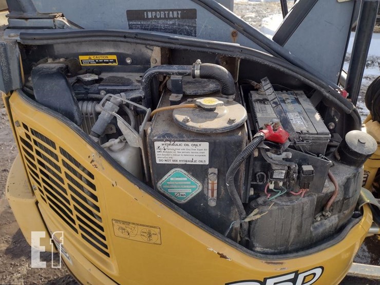 2013-deere-35d-image-44