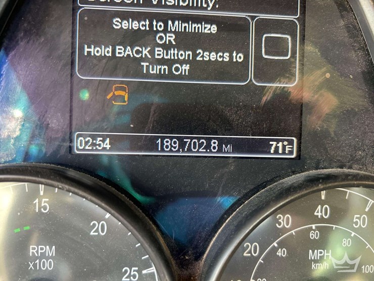 2017-peterbilt-567-image-7