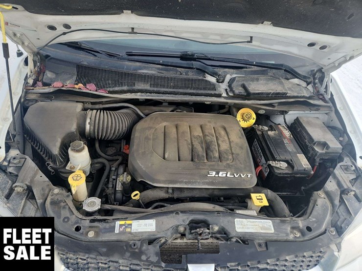 2015-dodge-grand-caravan-image-26