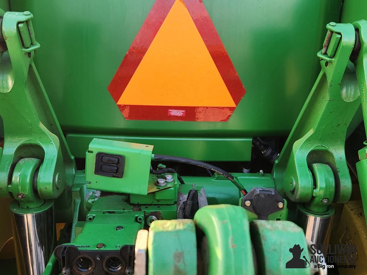 2012-john-deere-8260r-image-13