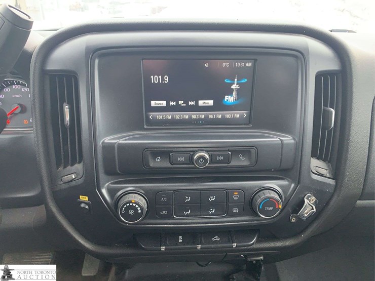 2018-chevrolet-silverado-1500-image-23