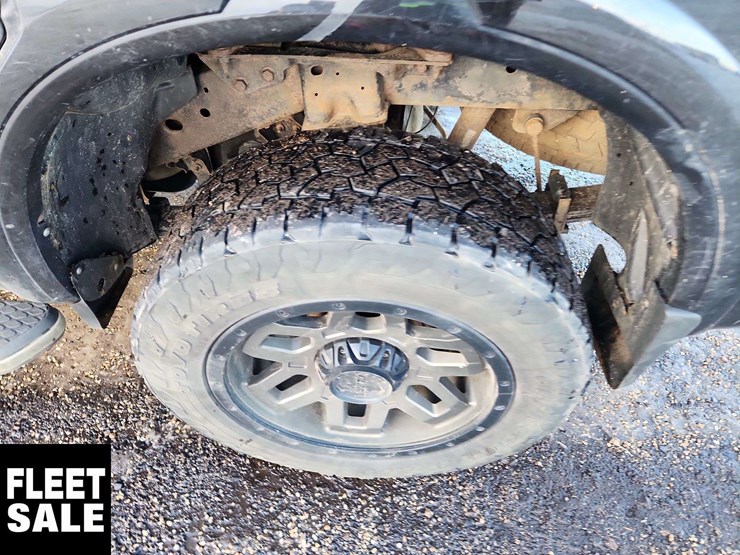 2016-nissan-titan-image-13