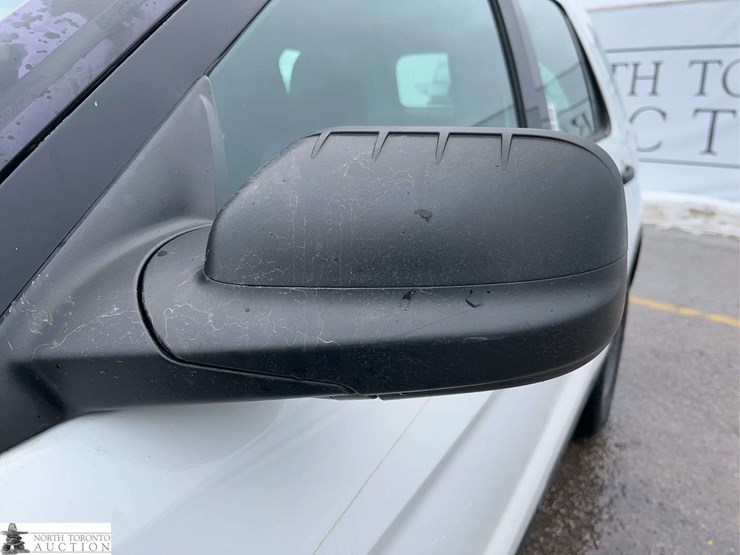 2019-ford-explorer-image-35