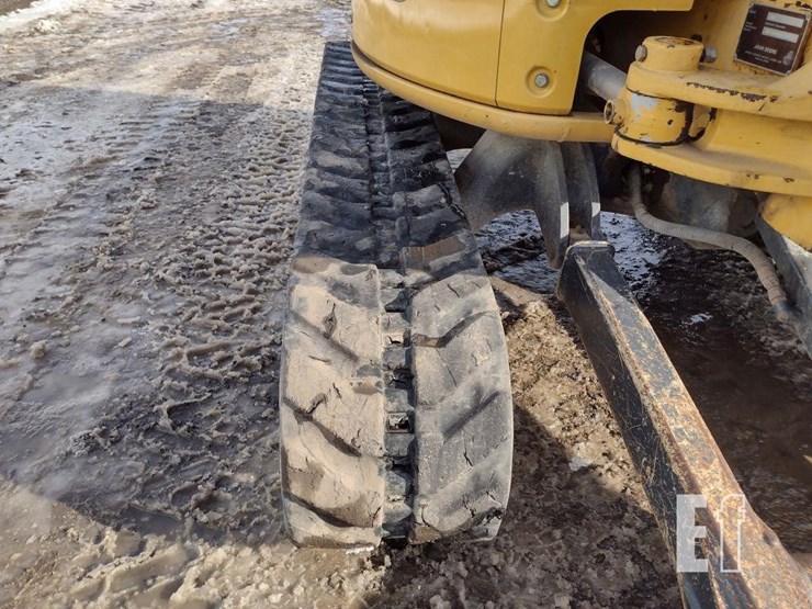 2013-deere-35d-image-41