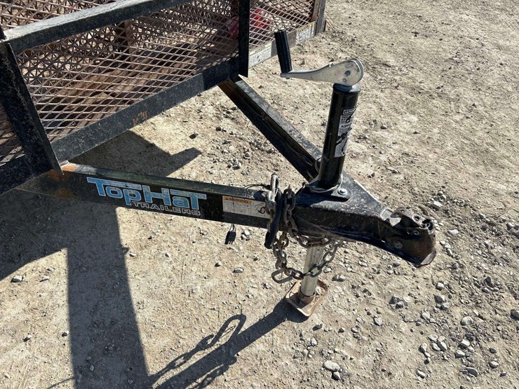 2014-top-hat-trailer-image-13