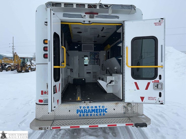 2016-chevrolet-express-g3500-image-31