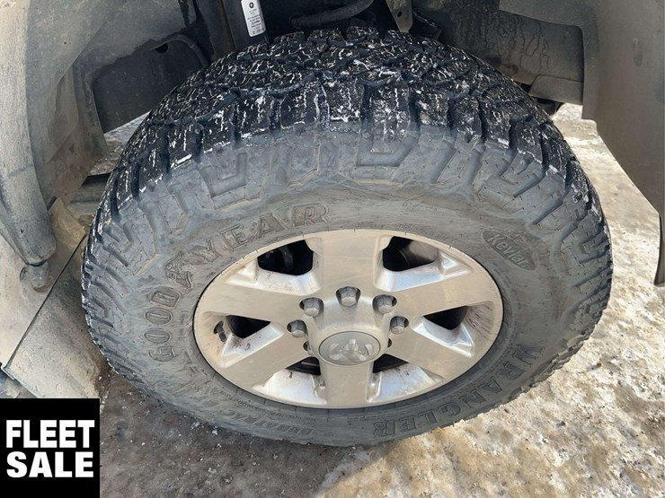 2015-dodge-3500-image-13