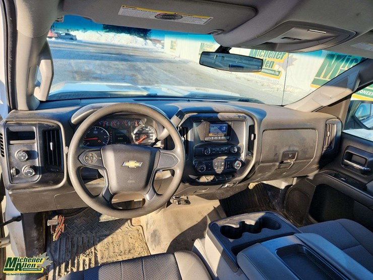 2015-chevrolet-silverado-2500hd-image-21