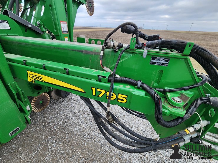 2018-john-deere-1795-image-14