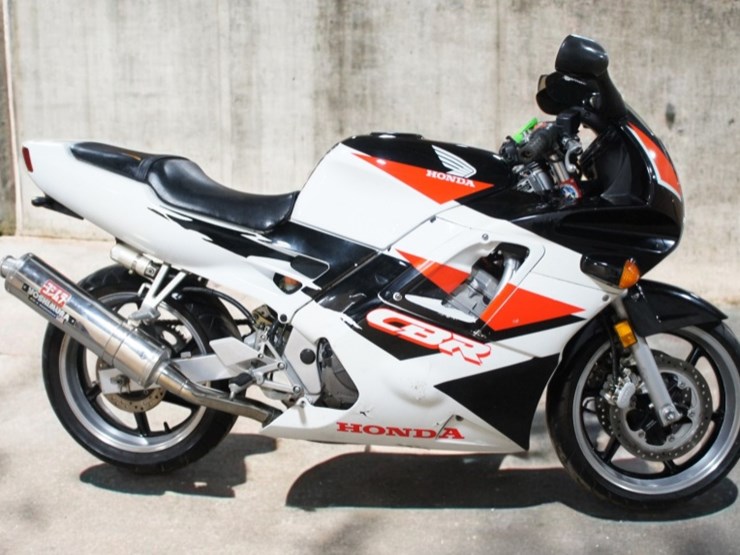 1994-honda-cbr600f2-motorcycle-image-1