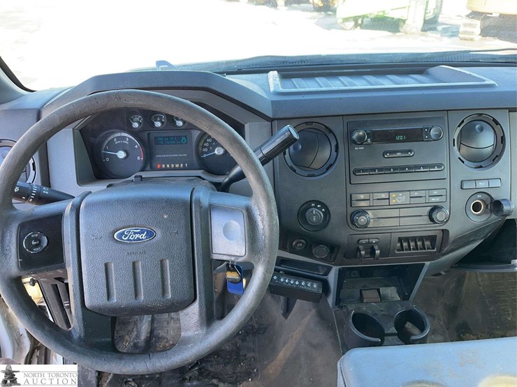 2015-ford-f350-image-22