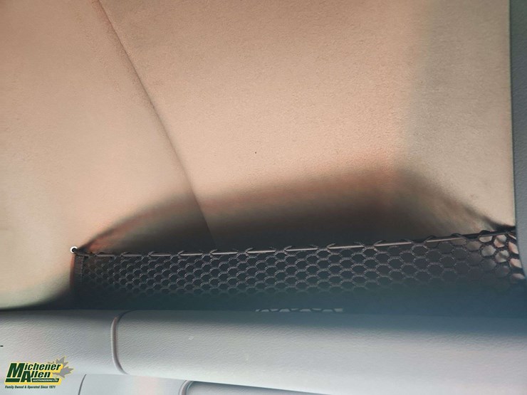 2009-freightliner-cascadia-t/a-sleeper-tractor-image-37