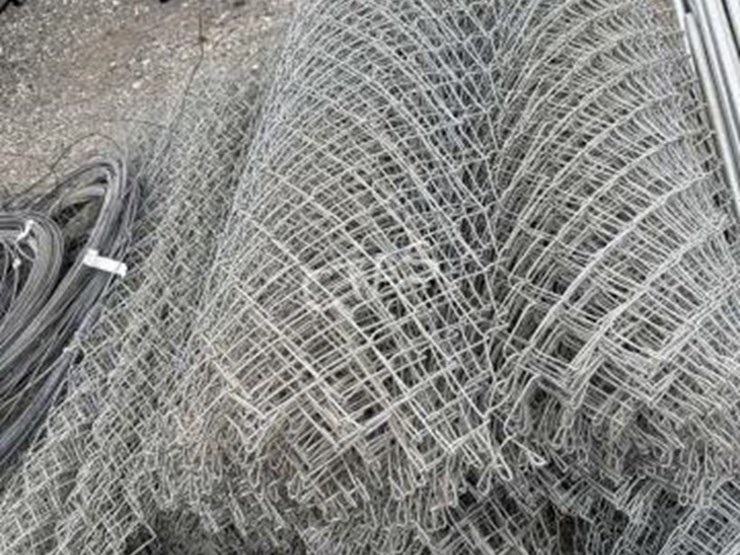 #191-•-(8)-rolls-of-chain-link-fencing-up-to-5'-h-image-3