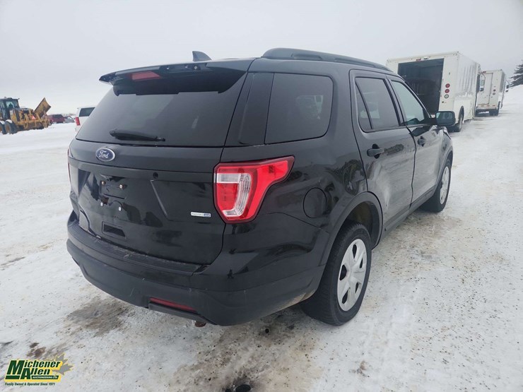 2019-ford-explorer-image-4