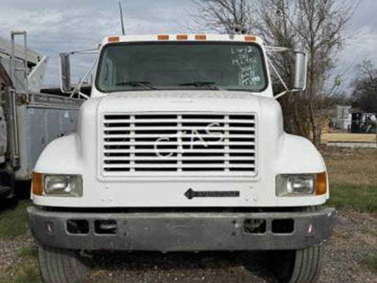 2000-international-4700-image-3