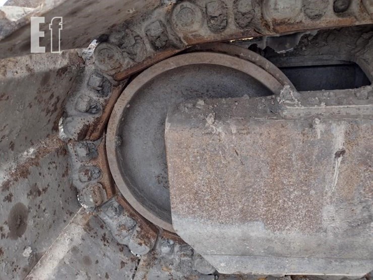 2015-volvo-ec220e-lr-image-40