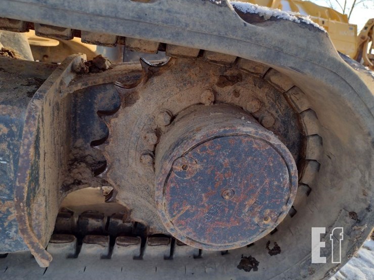 2013-deere-35d-image-27