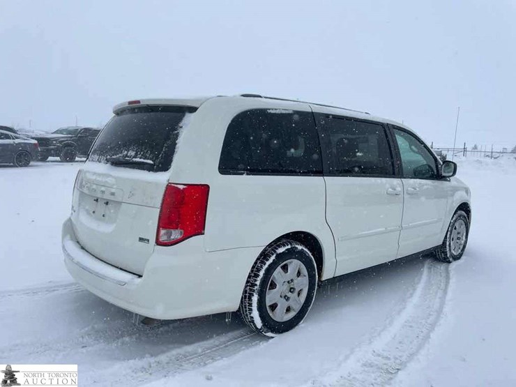 2011-dodge-grand-caravan-image-6