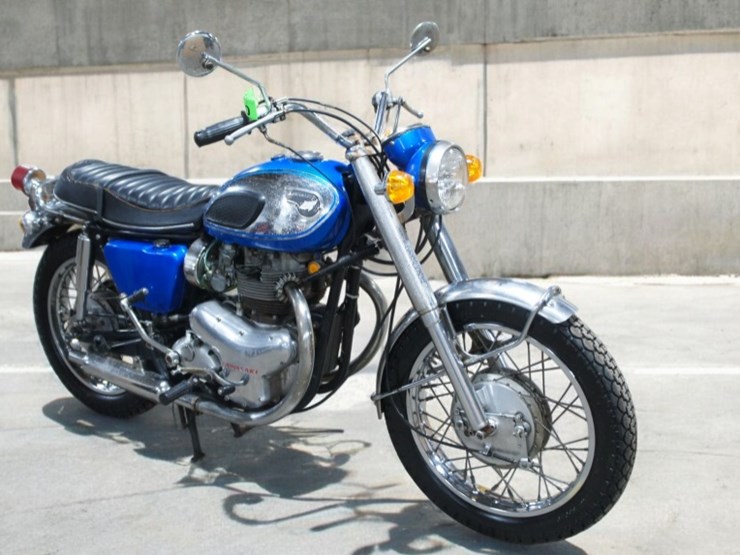 1968-kawasaki-w2-motorcycle-image-2