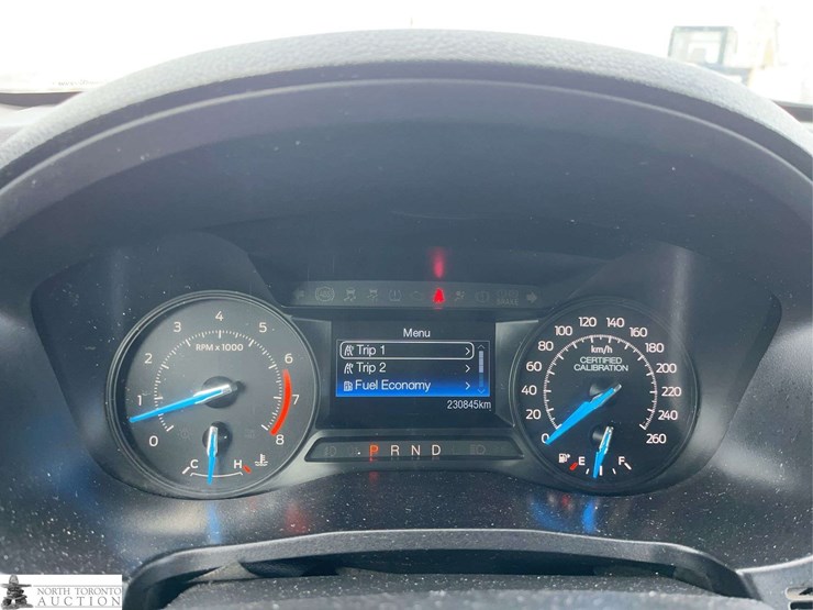 2019-ford-explorer-image-18