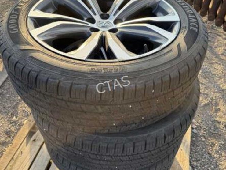 #170-•-set-of-4-lexus-wheels---used---235/55r20-image-1