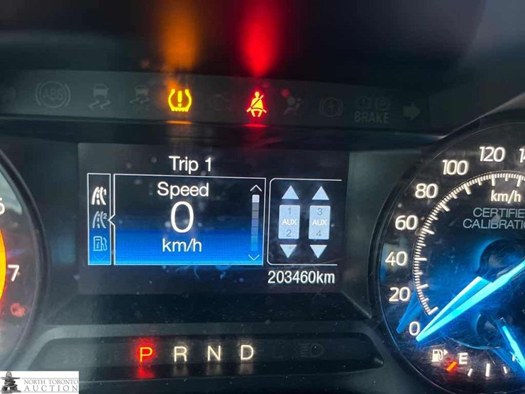 2017-ford-explorer-image-12