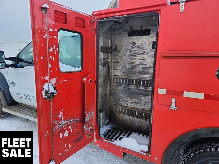 2011-ford-f550-image-31