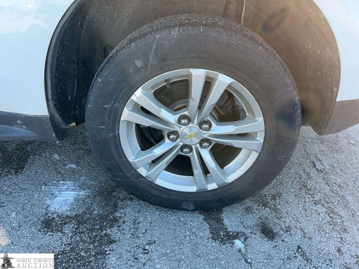 2015-chevrolet-equinox-ls-image-9