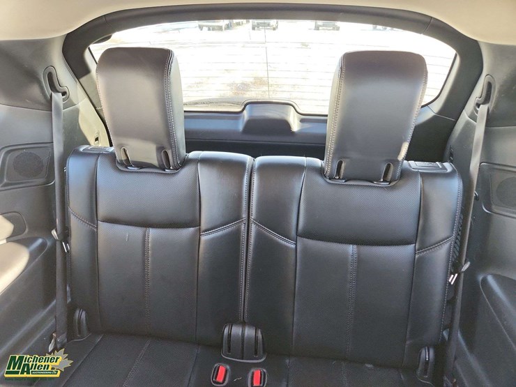 2017-nissan-pathfinder-image-21