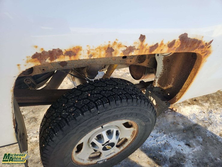 2015-chevrolet-silverado-2500hd-image-44