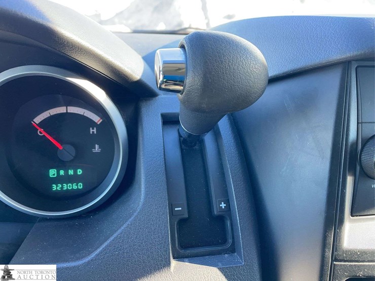 2010-dodge-grand-caravan-se-image-16