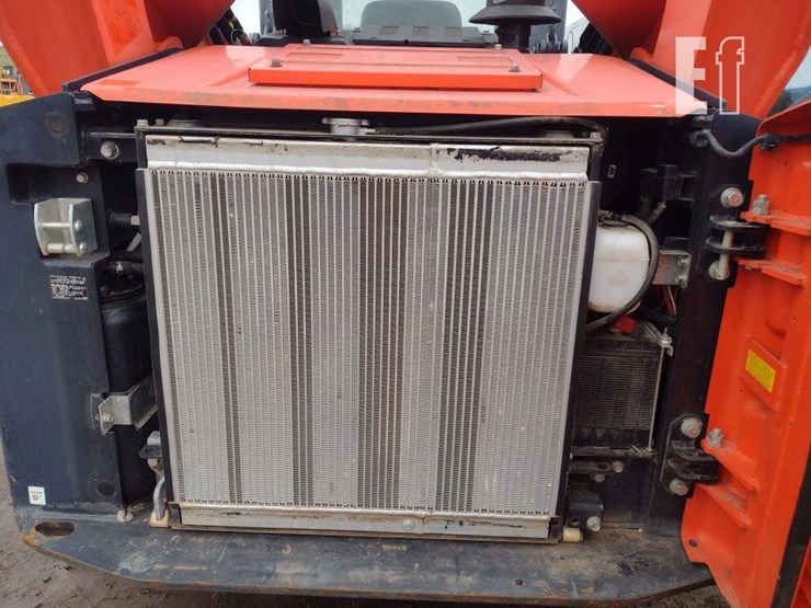 2017-kubota-svl95-2s-image-35