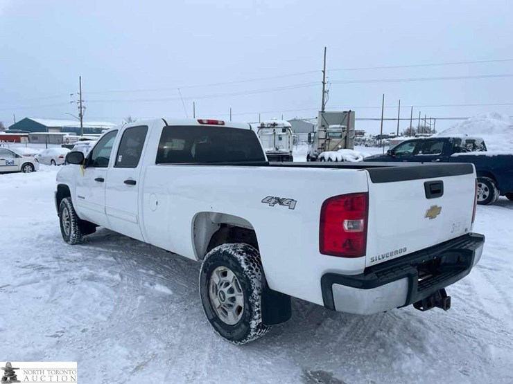 2011-chevrolet-k2500-image-9