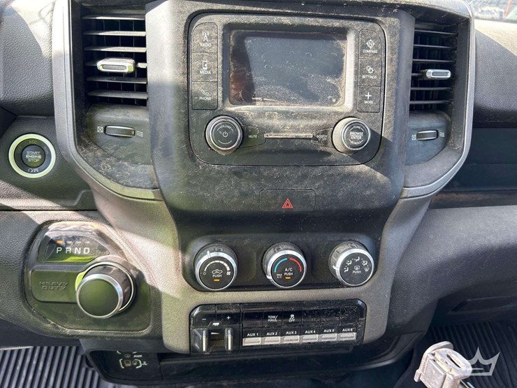 2019-dodge-2500-image-18