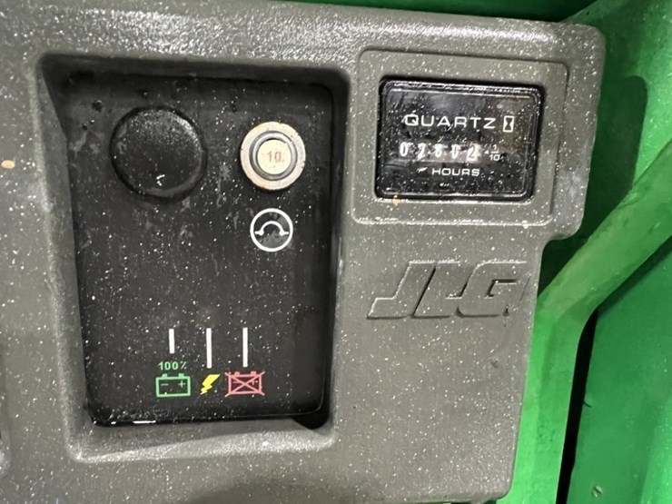 2016-jlg-1930es-image-8