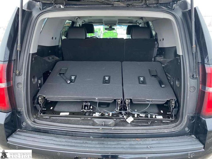 2017-chevrolet-tahoe-image-24