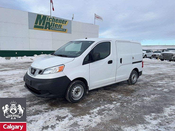2015-nissan-nv200-image-1
