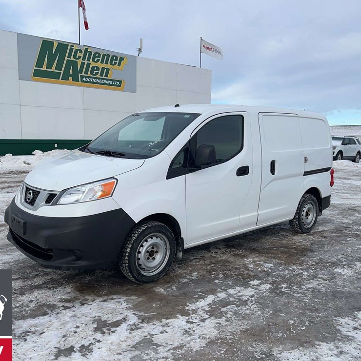 2015 NISSAN NV200