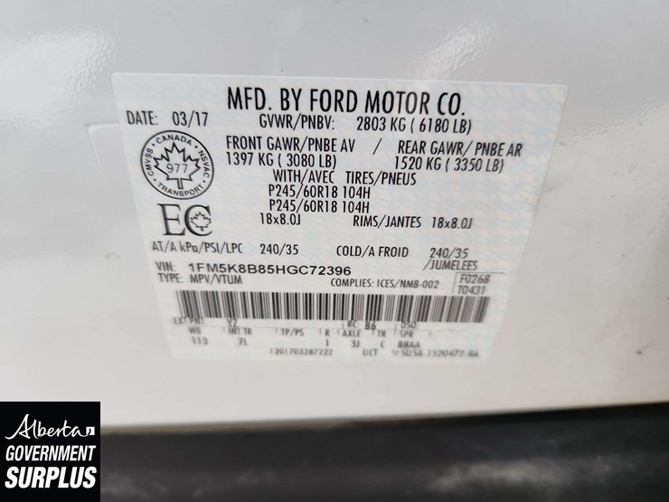 2017-ford-explorer-image-38